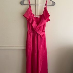 Selling this very cute Impeccable Pig dress.